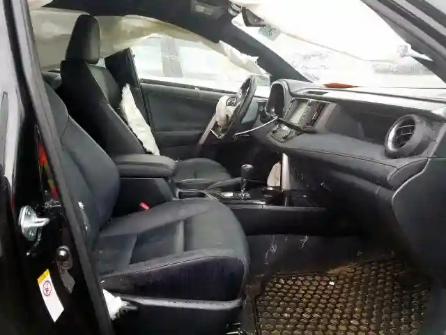 JTMJJREV6HD142402 2017 TOYOTA RAV4 HV SE-4
