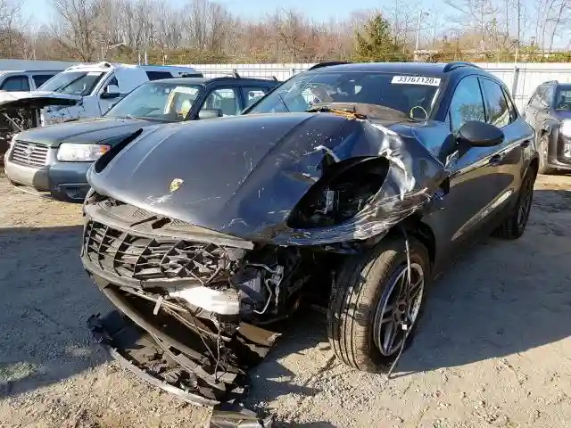 WP1AA2A54HLB04572 2017 PORSCHE MACAN-1