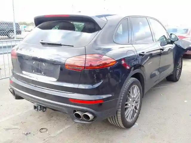 WP1AB2A20FLA57024 2015 PORSCHE CAYENNE S-3