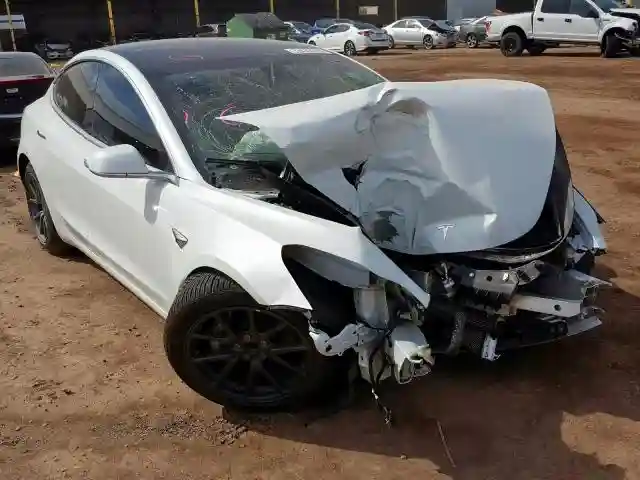 5YJ3E1EA6JF046344 2018 TESLA MODEL 3-0