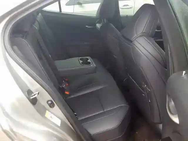 JTHY3JBH3K2008117 2019 LEXUS UX 200-5
