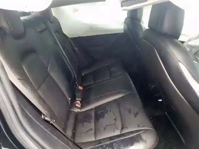 5YJ3E1EA6JF056422 2018 TESLA MODEL 3-5