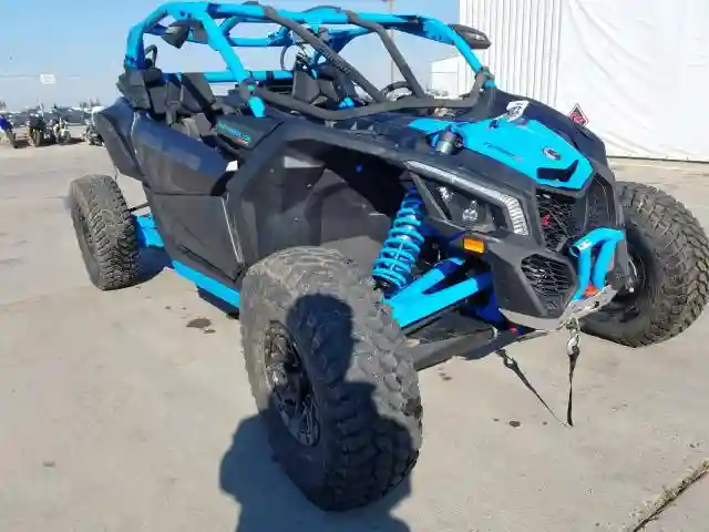 3JBVVAW26JK****** 2018 CAN-AM MAVERICK X3 X RC TURBO R-1