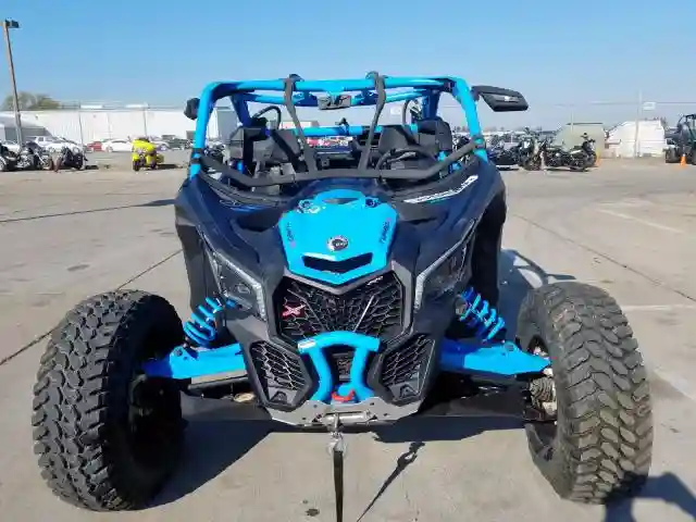 3JBVVAW26JK****** 2018 CAN-AM MAVERICK X3 X RC TURBO R-2
