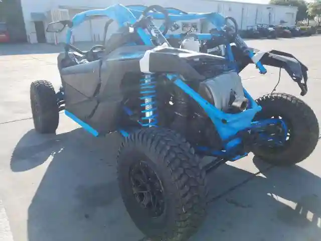 3JBVVAW26JK****** 2018 CAN-AM MAVERICK X3 X RC TURBO R-5