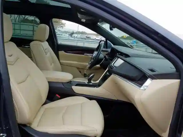 1GYKNDRS8KZ124113 2019 CADILLAC XT5 LUXURY-4