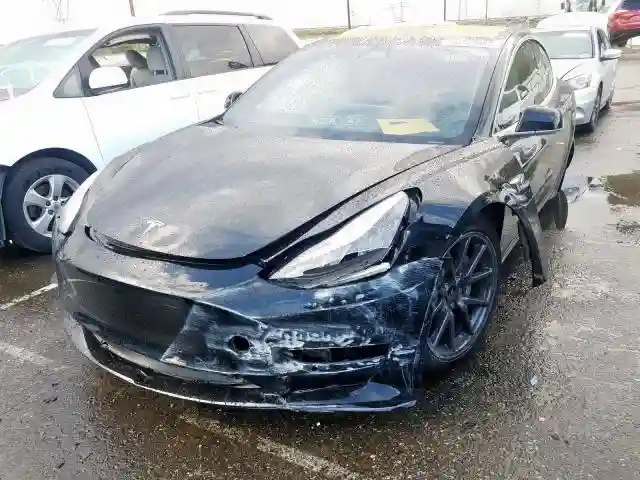 5YJ3E1EA6JF056422 2018 TESLA MODEL 3-1