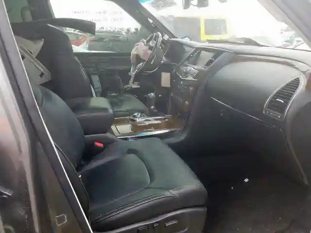 JN8AZ2NE4H9152921 2017 INFINITI QX80 BASE-4