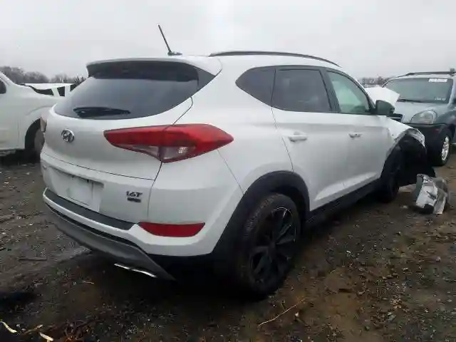 KM8J3CA2XHU553977 2017 HYUNDAI TUCSON LIMITED-3
