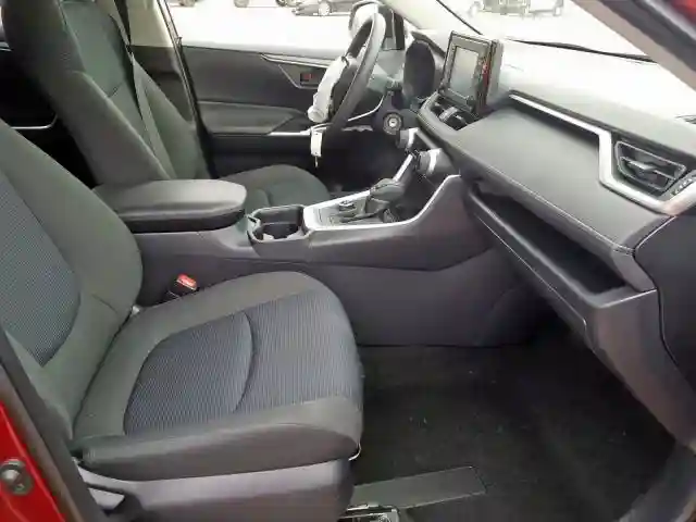 JTMLWRFV7KD041904 2019 TOYOTA RAV4 LE-4