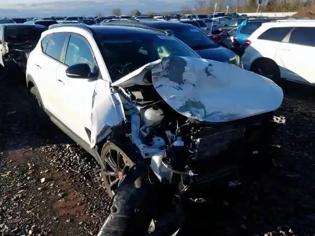 KM8J3CA2XHU553977 2017 HYUNDAI TUCSON LIMITED-0