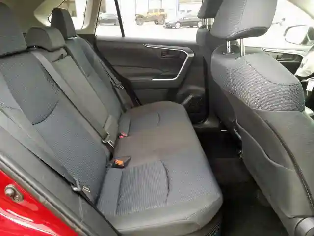 JTMLWRFV7KD041904 2019 TOYOTA RAV4 LE-5