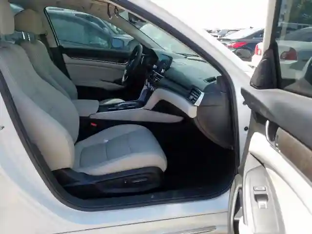 1HGCV2F98KA033164 2019 HONDA ACCORD TOURING-4