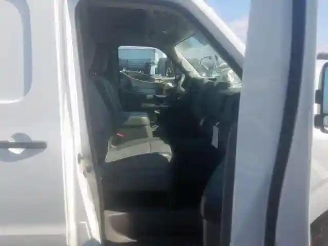 1N6AF0LY4JN807224 2018 NISSAN NV 2500 S-4
