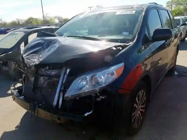 5TDYZ3DC2KS975324 2019 TOYOTA SIENNA XLE-1