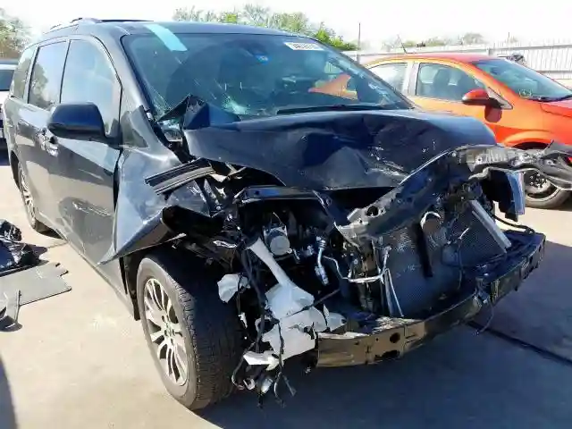 5TDYZ3DC2KS975324 2019 TOYOTA SIENNA XLE-0