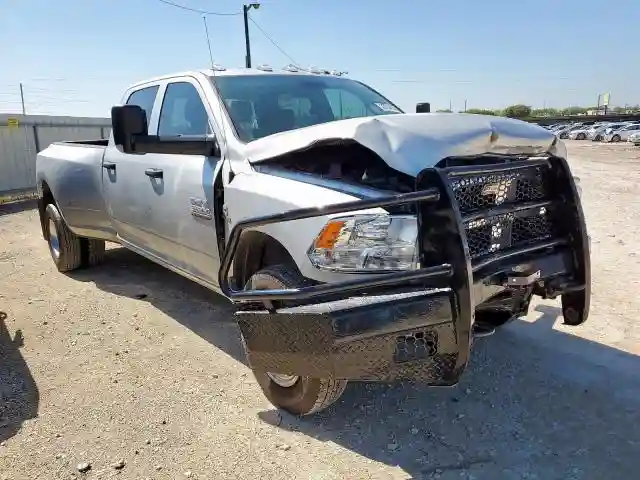3C63RRGL5JG372204 2018 RAM 3500 ST-0
