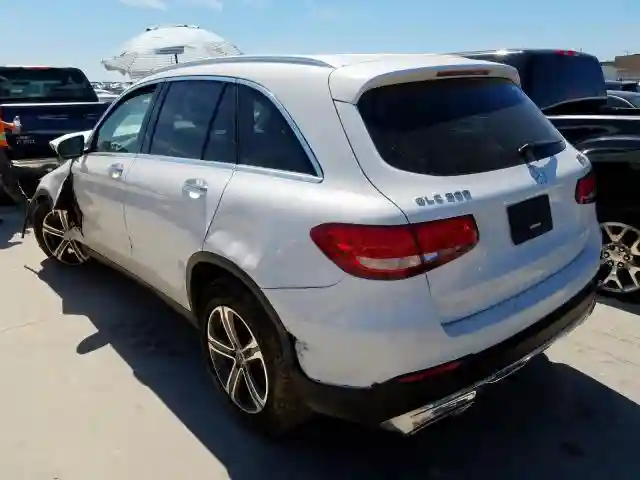 WDC0G4JBXHV006772 2017 MERCEDES-BENZ GLC 300-2