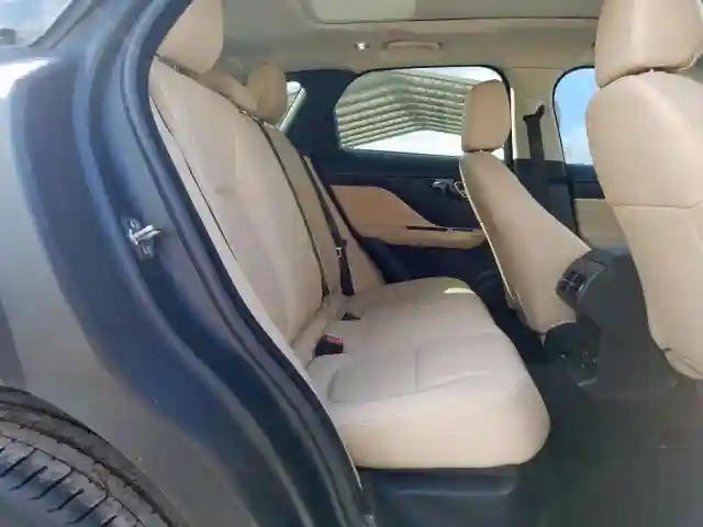 SADCJ2FX3JA267109 2018 JAGUAR F-PACE PREMIUM-5