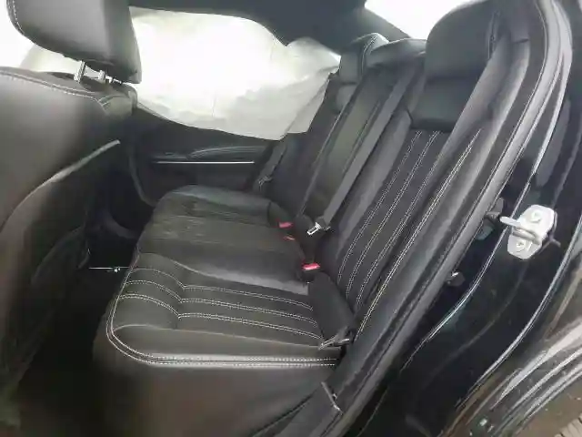 2C3CCAGG7KH648399 2019 CHRYSLER 300 S-5
