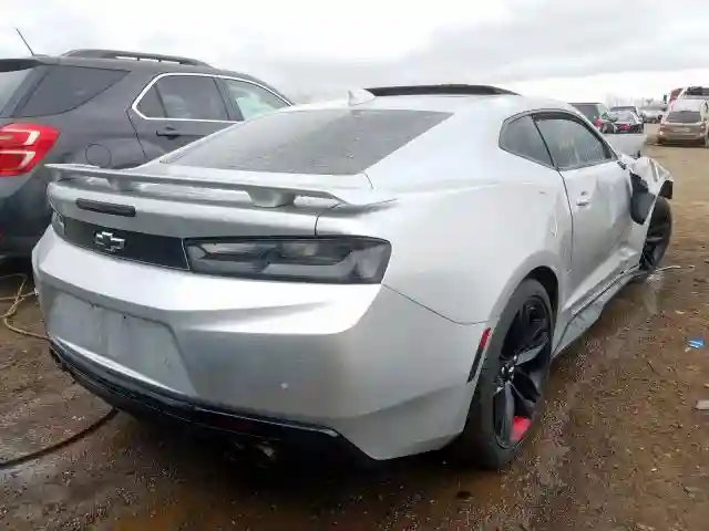 1G1FH1R72J0100555 2018 CHEVROLET CAMARO SS-3