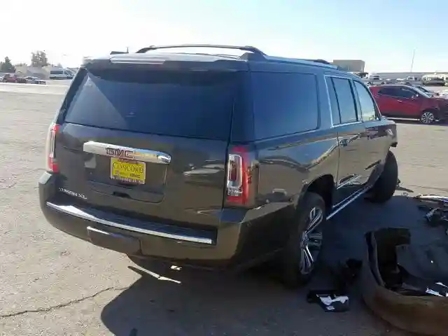 1GKS2HKJ7KR319275 2019 GMC YUKON XL DENALI-3