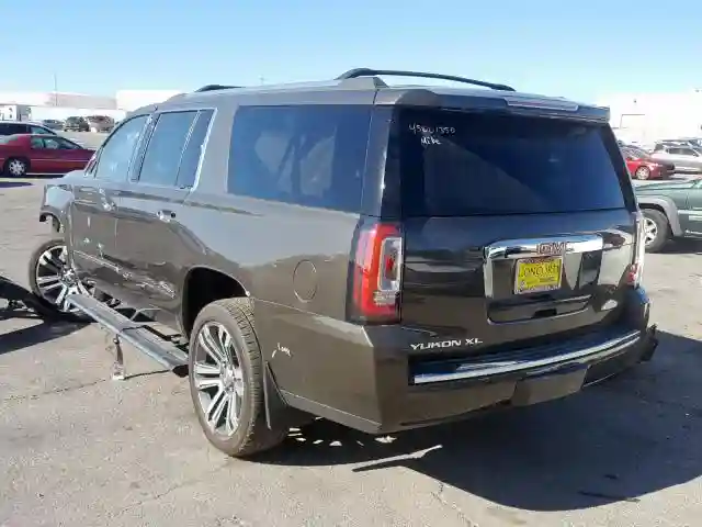 1GKS2HKJ7KR319275 2019 GMC YUKON XL DENALI-2