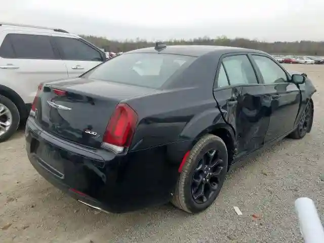 2C3CCAGG7KH648399 2019 CHRYSLER 300 S-3