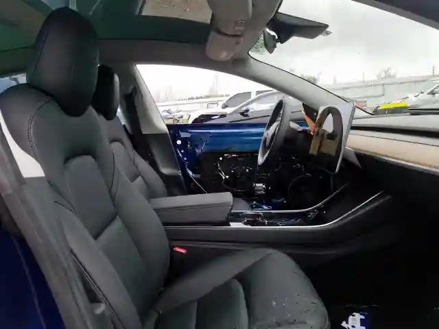 5YJ3E1EB6JF133959 2018 TESLA MODEL 3-4