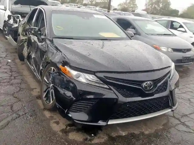 4T1B61HK7JU527445 2018 TOYOTA CAMRY XSE-0