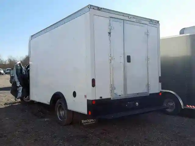 1GD37SCG4K1276123 2019 GMC SAVANA CUTAWAY G3500-2