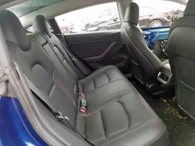5YJ3E1EB6JF133959 2018 TESLA MODEL 3-5