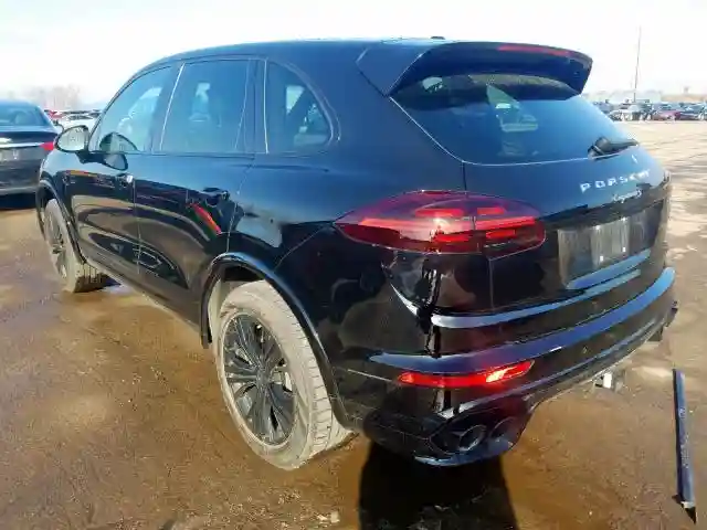 WP1AB2A2XGLA92204 2016 PORSCHE CAYENNE S-2