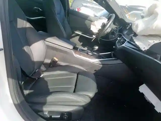 WBA5R7C50KFH17218 2019 BMW 330XI-4