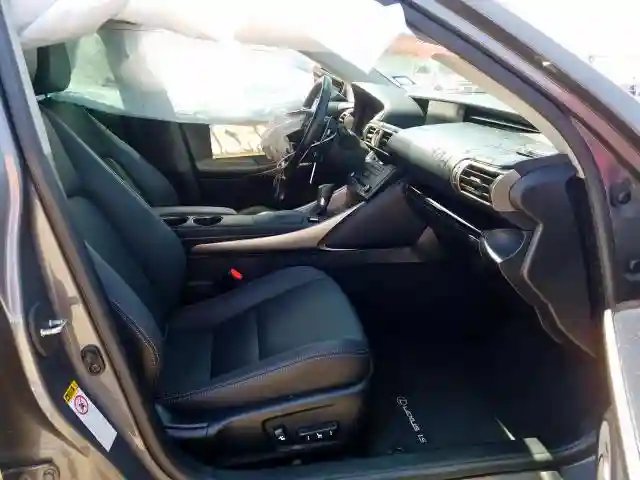 JTHBA1D20G5028626 2016 LEXUS IS 200T-4