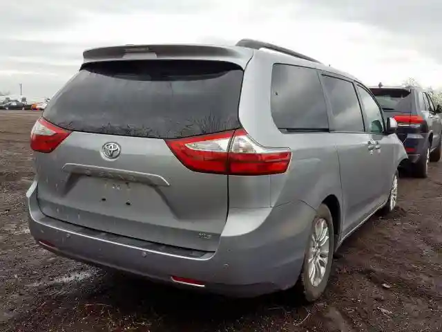 5TDYZ3DC8HS820754 2017 TOYOTA SIENNA XLE-3
