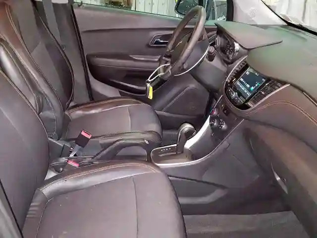 3GNCJLSBXHL238874 2017 CHEVROLET TRAX 1LT-4