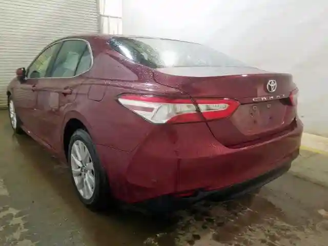 4T1B11HK5JU631690 2018 TOYOTA CAMRY L-2