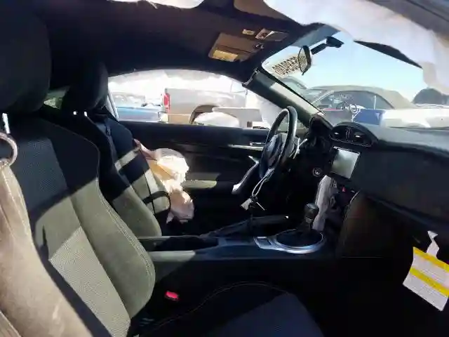 JF1ZNAA11H8703812 2017 TOYOTA 86 BASE-4