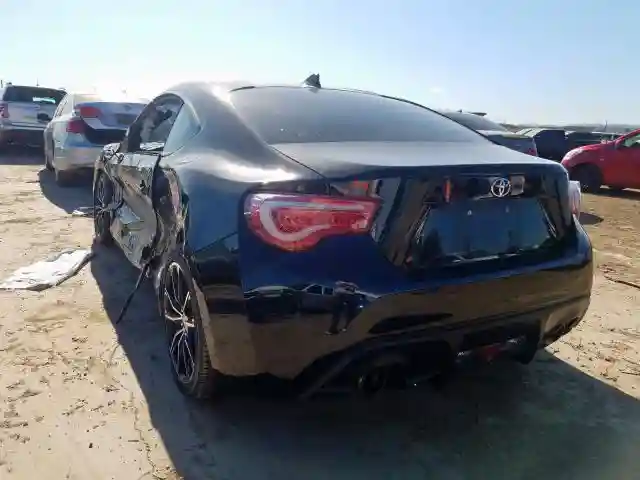 JF1ZNAA11H8703812 2017 TOYOTA 86 BASE-2