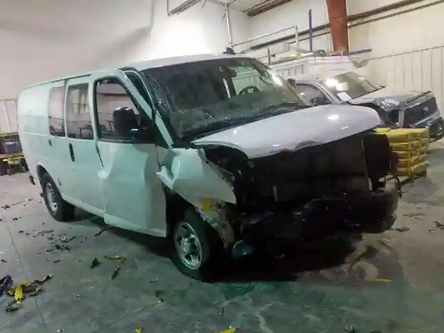 1GCWGAFG7K1229126 2019 CHEVROLET EXPRESS G2500-0