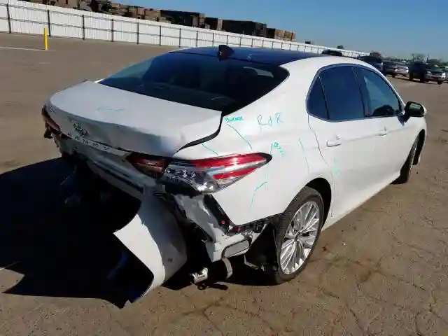 4T1BZ1HK8JU004460 2018 TOYOTA CAMRY XSE-3