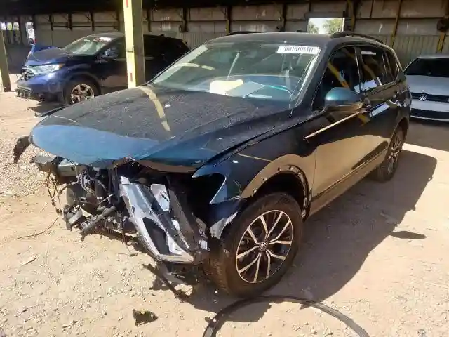 3VV3B7AXXKM162621 2019 VOLKSWAGEN TIGUAN SE-1