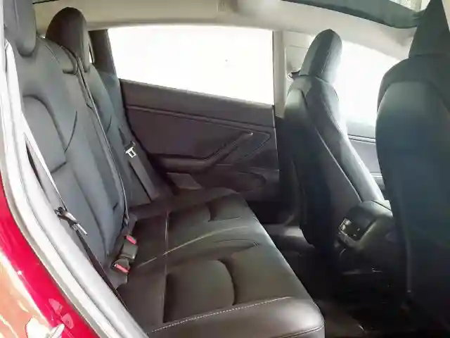 5YJ3E1EBXKF387224 2019 TESLA MODEL 3-5
