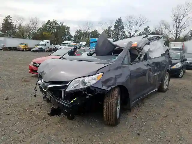 5TDKZ3DC1KS981802 2019 TOYOTA SIENNA LE-1