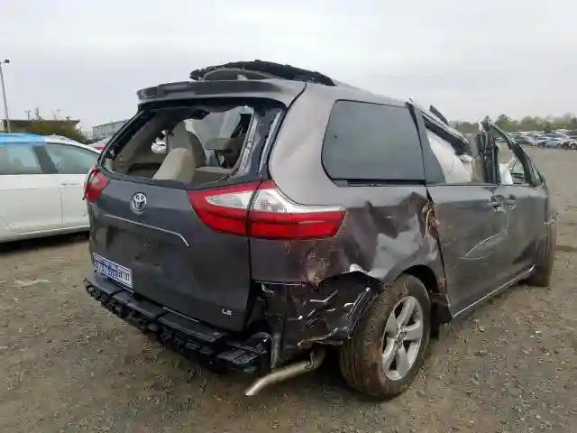 5TDKZ3DC1KS981802 2019 TOYOTA SIENNA LE-3