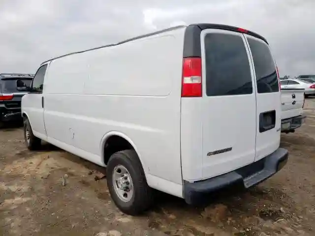 1GCWGBFGXJ1341116 2018 CHEVROLET EXPRESS G2500-2