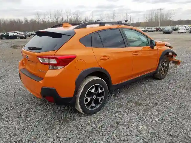 JF2GTABC8JH250772 2018 SUBARU CROSSTREK PREMIUM-3