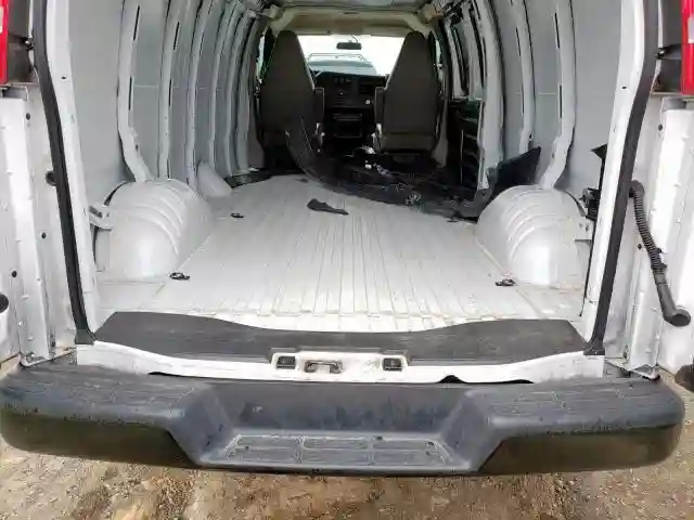 1GCWGBFGXJ1341116 2018 CHEVROLET EXPRESS G2500-5