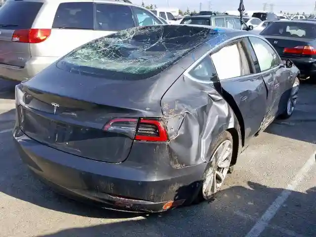 5YJ3E1EA1JF163426 2018 TESLA MODEL 3-3
